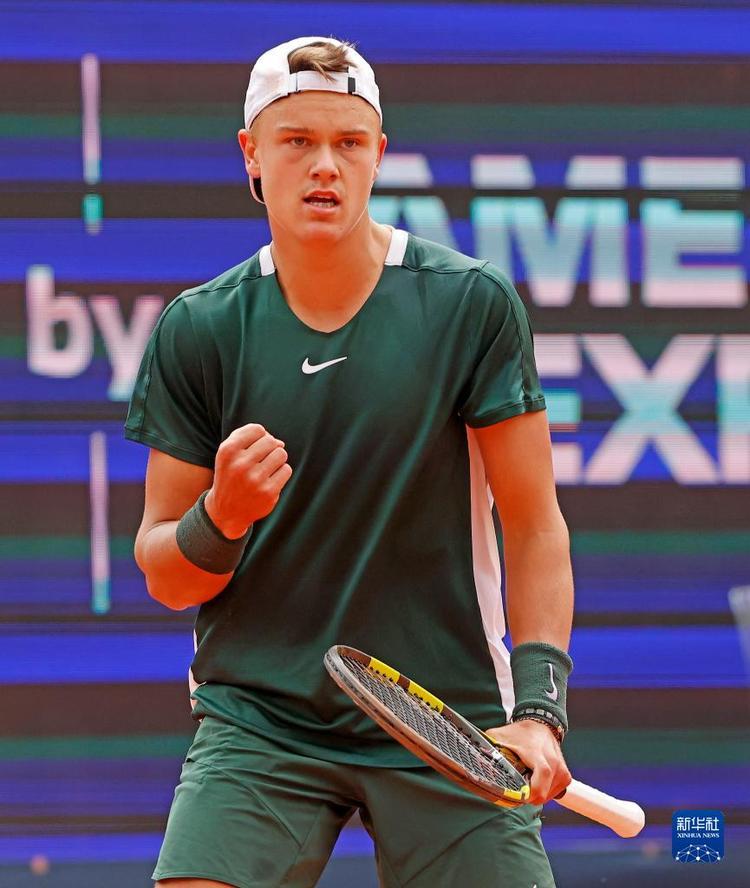 因为奇迹总 因为奇迹总