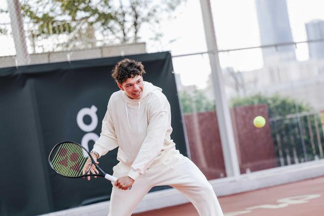 轻运动员在 轻运动员在