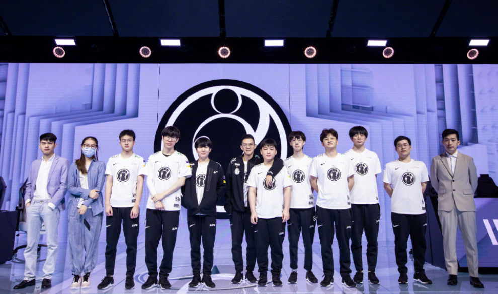 质疑判罚的 质疑判罚的