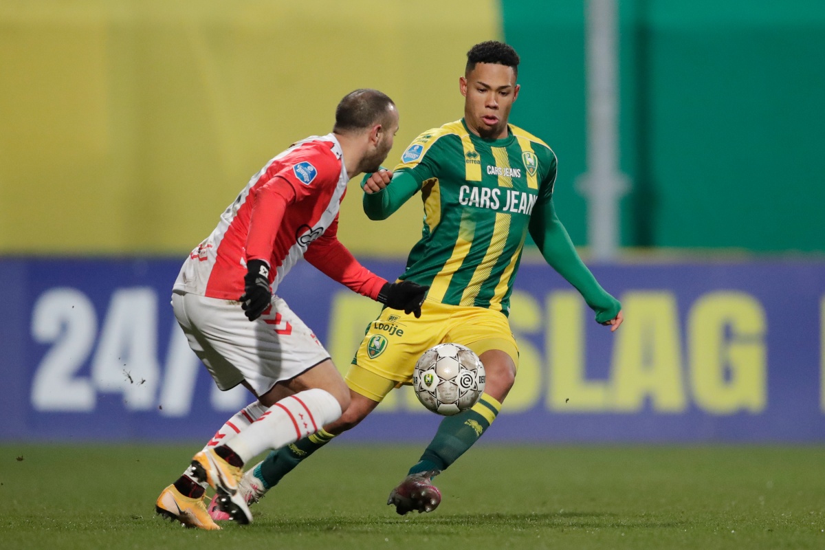 斯洛特的特 斯洛特的特