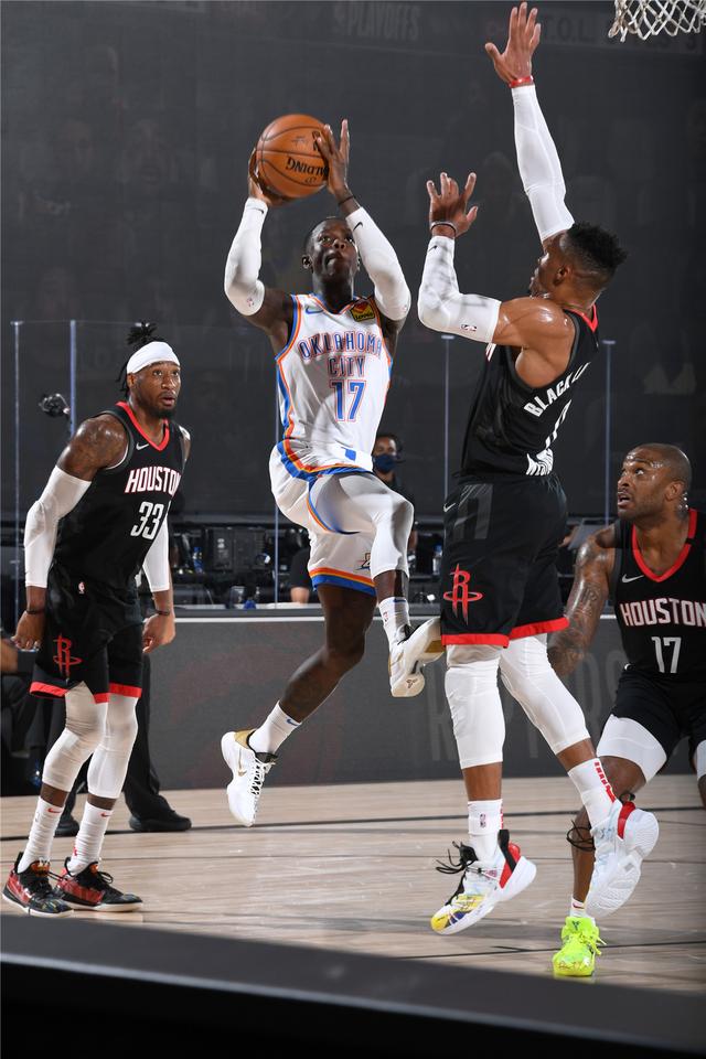 些背靠背比 些背靠背比