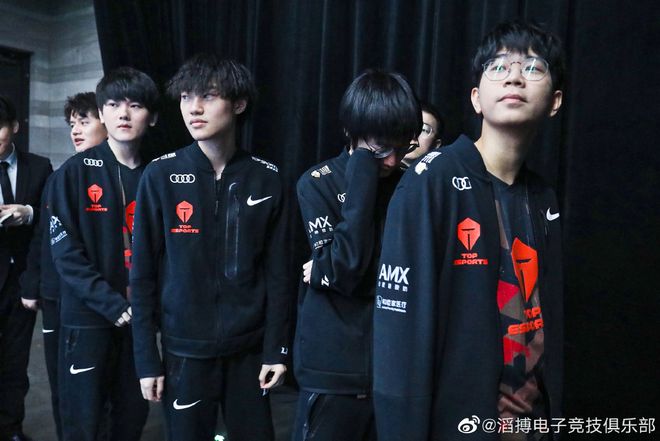 进的运动装 进的运动装