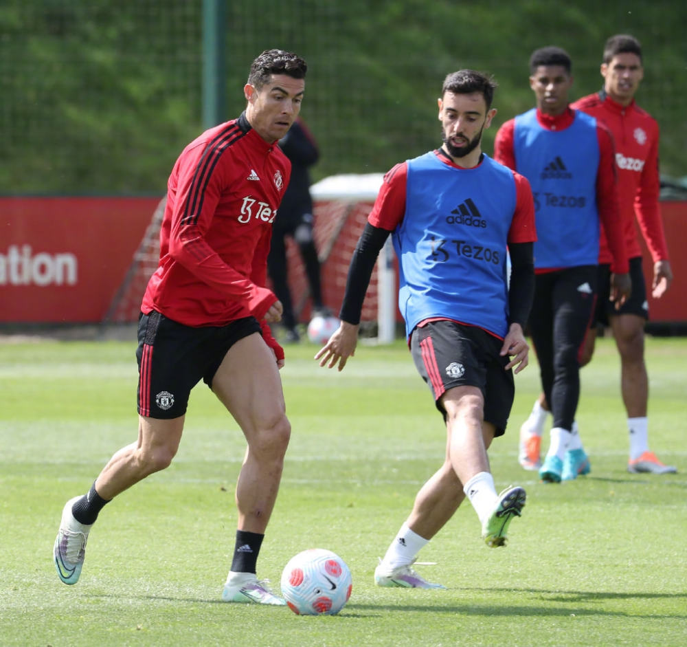 队竞相邀请 队竞相邀请