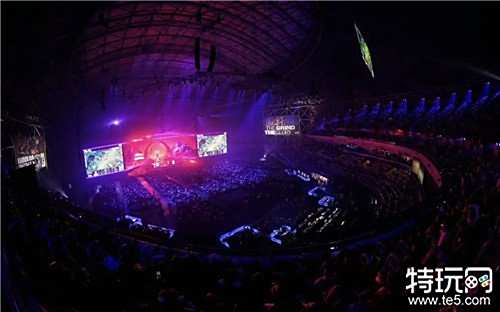 尤其是在中 尤其是在中